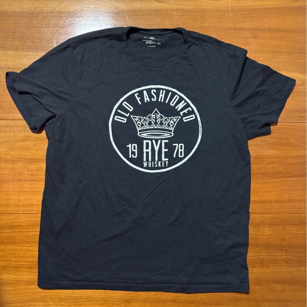 Men’s Banana Republic Black Graphic Tee XL